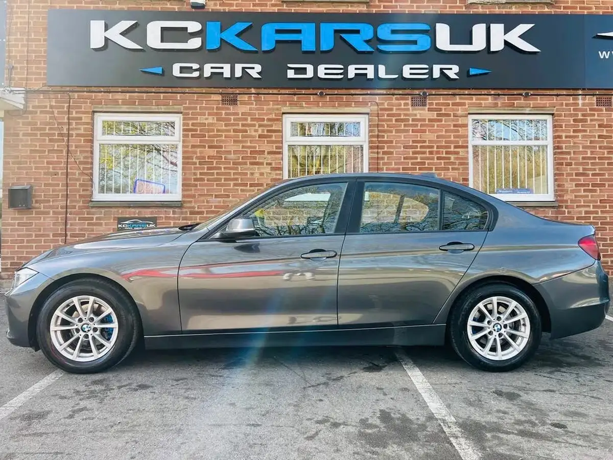 2013-bmw-3-series-20td-320d-efficientdynamics-163bhp-efficientdynamics-ss-saloon-4d-big-2