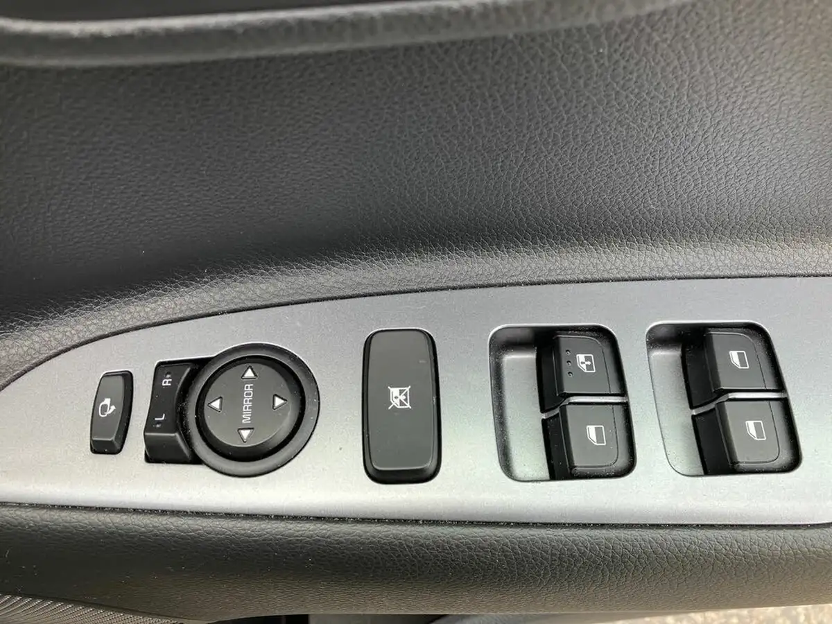 2022-kia-stonic-10-t-gdi-gt-line-118bhp-48v-big-17