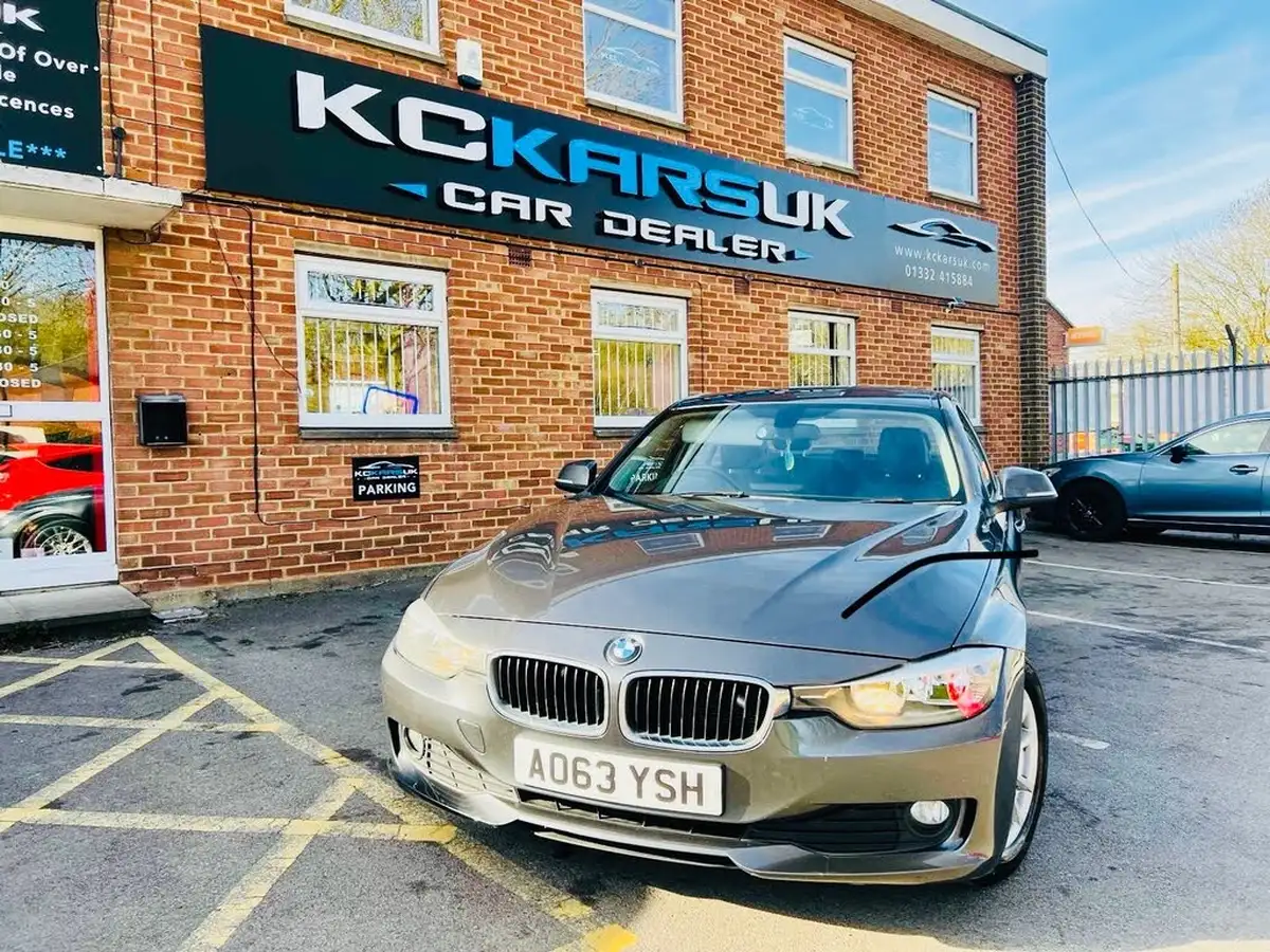 2013-bmw-3-series-20td-320d-efficientdynamics-163bhp-efficientdynamics-ss-saloon-4d-big-54
