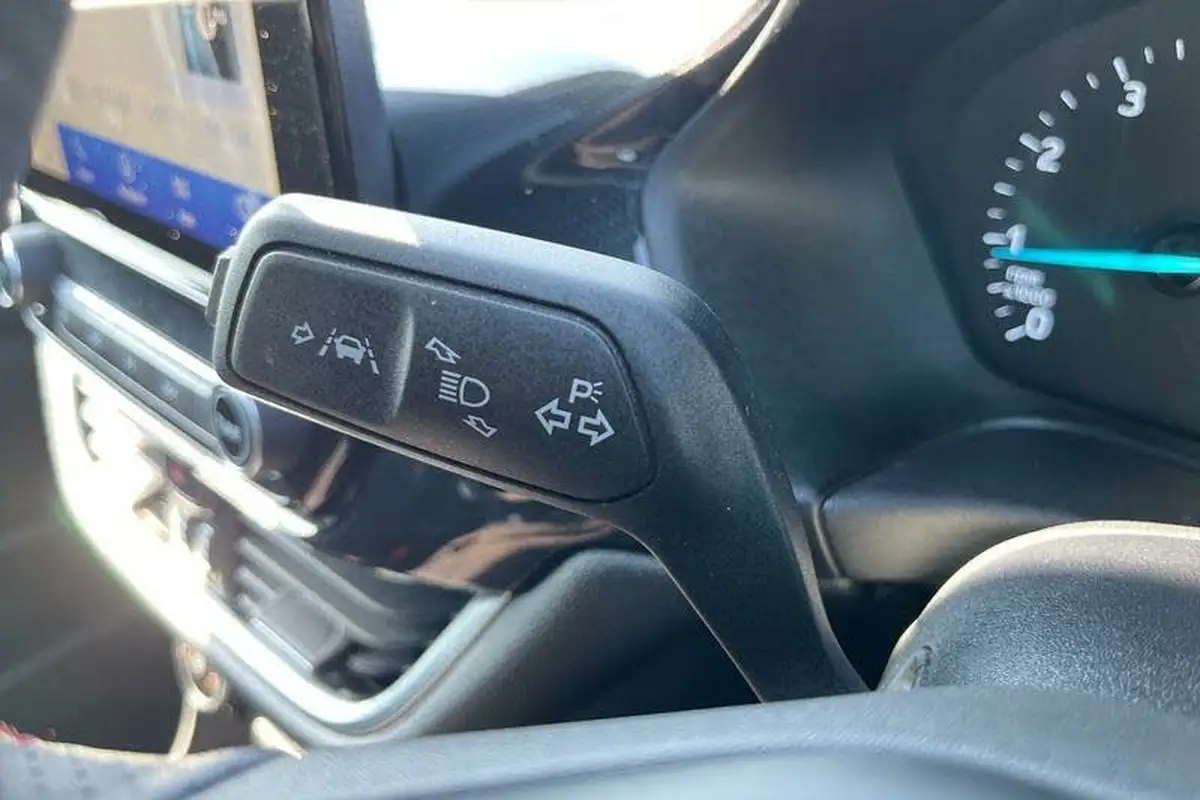 2023-ford-fiesta-big-13