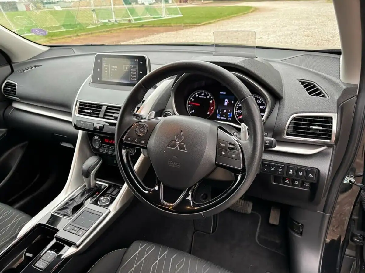2021-mitsubishi-eclipse-cross-15-dynamic-4wd-auto-big-15