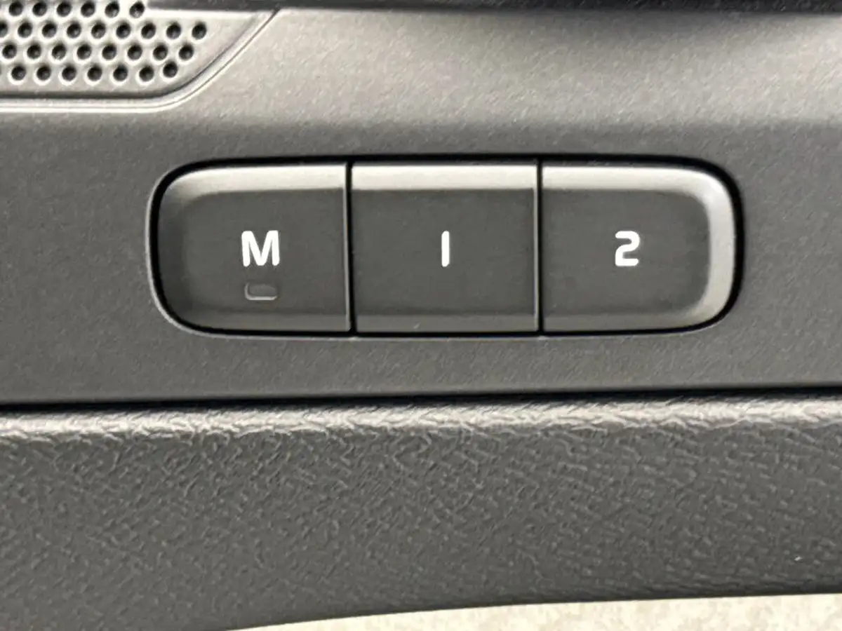 2019-volvo-xc40-20-t4-inscription-pro-awd-big-19