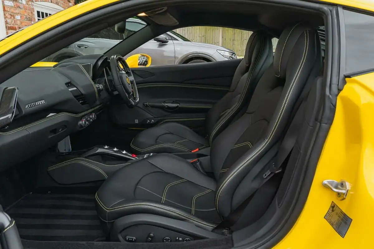 2018-ferrari-488-39-488-gtb-big-31