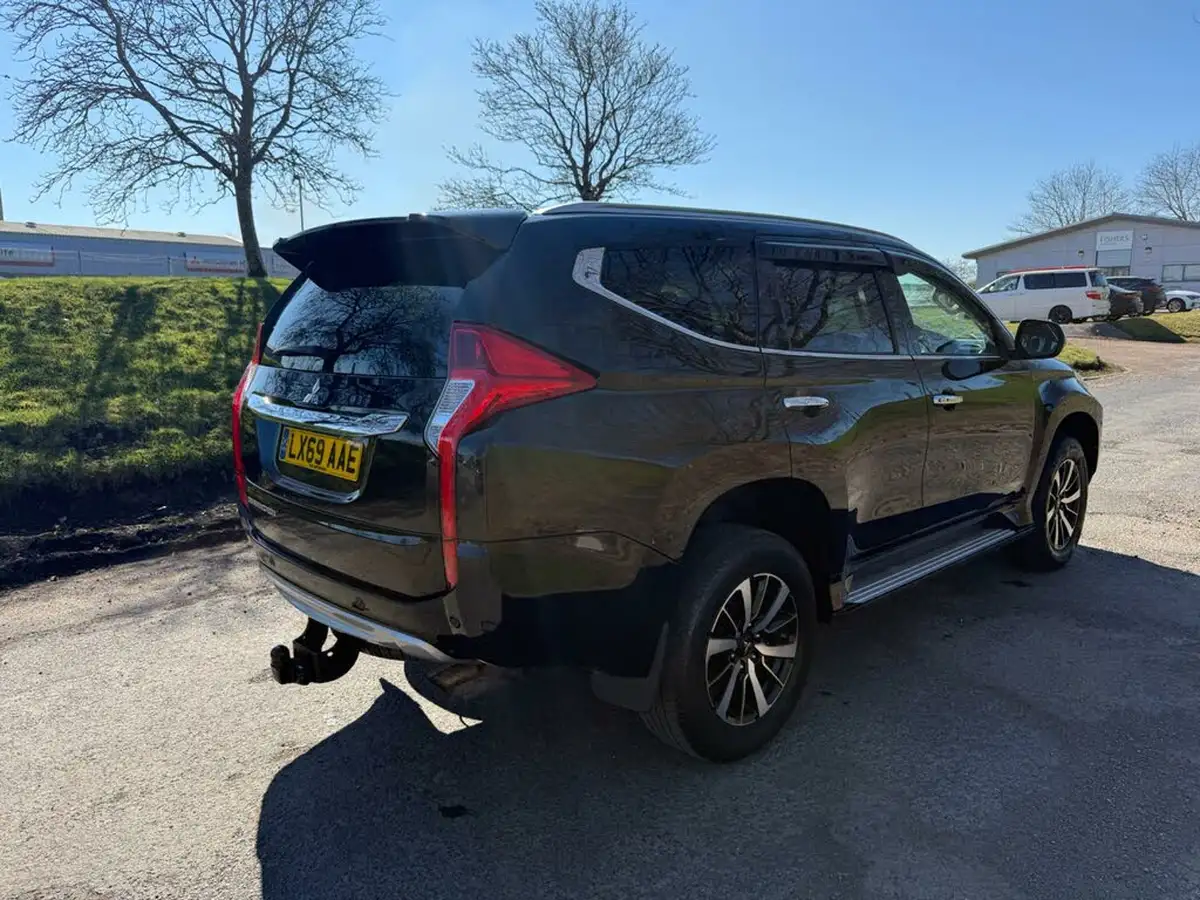 2018-mitsubishi-shogun-sport-24di-d-4-big-9