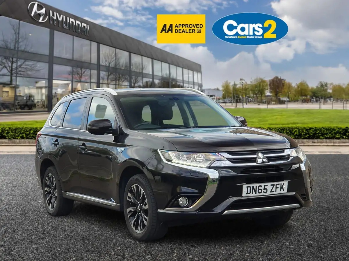 2015-mitsubishi-outlander-20-gx4h-phev-big-0
