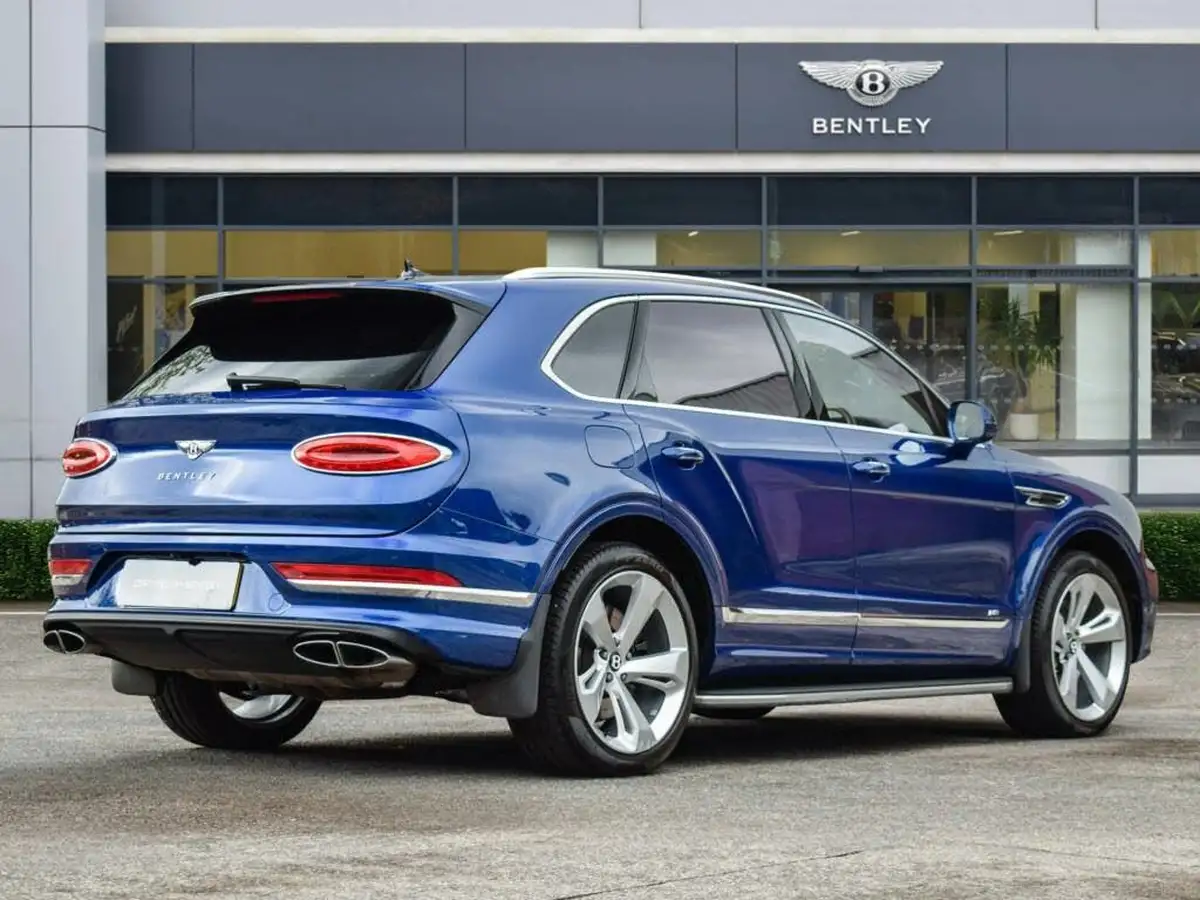 2022-bentley-bentayga-40-v8-big-10