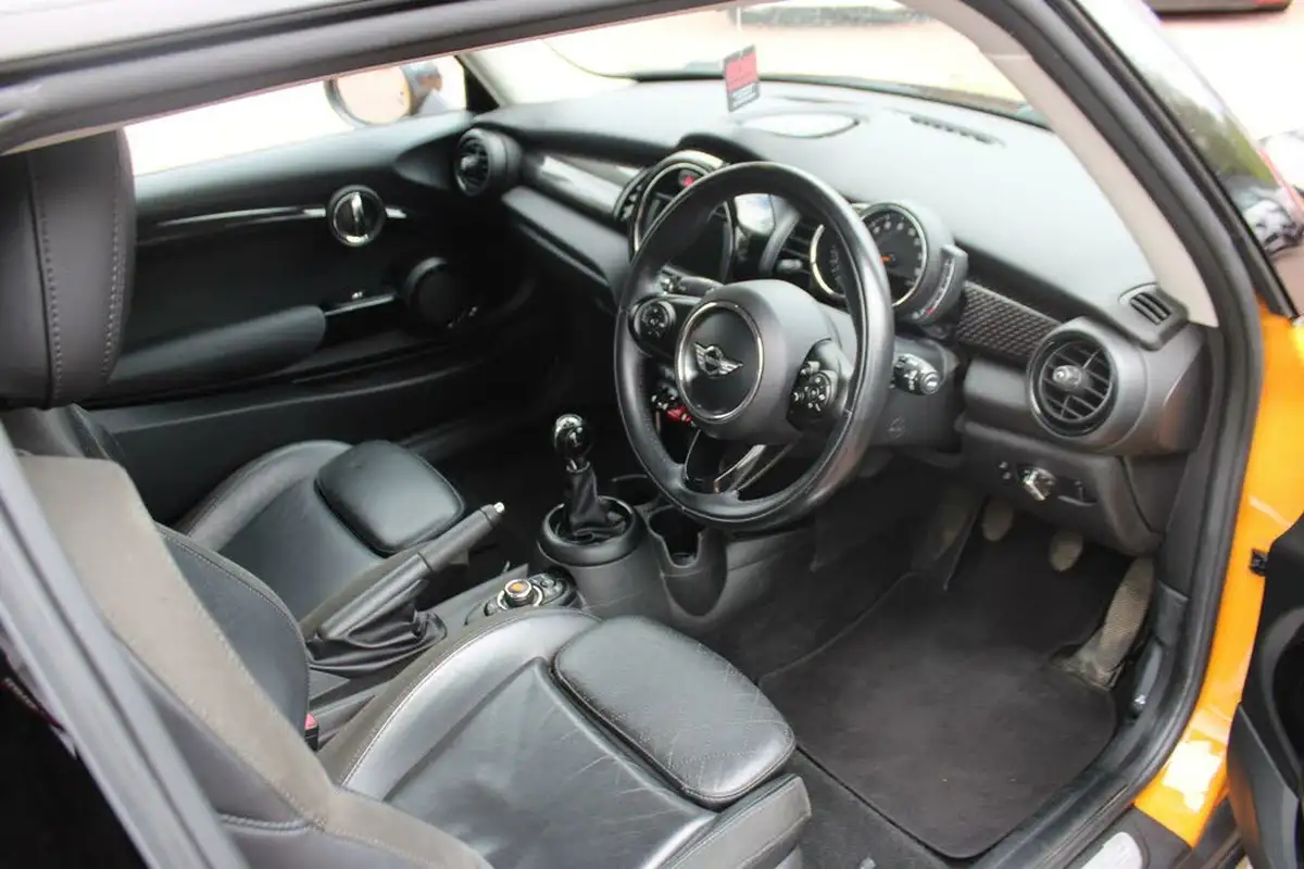 2017-mini-cooper-20-cooper-s-chili-ss-hatchback-3d-big-9