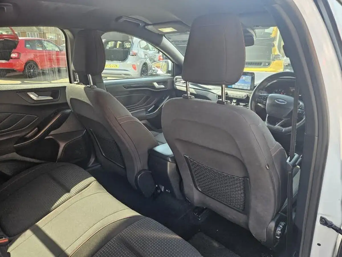 2019-ford-focus-10t-st-line-hatchback-auto-big-22