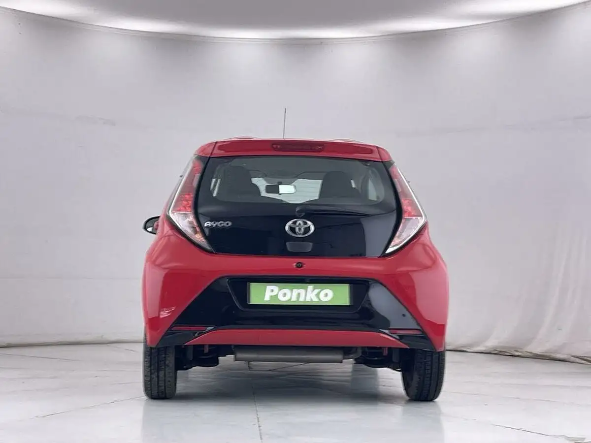2017-toyota-aygo-10-vvt-i-x-play-71bhp-5d-big-11