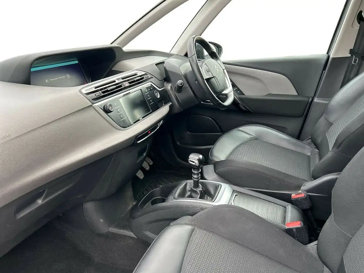 2022-citroen-grand-c4-spacetourer-12-puretech-sense-eat8-big-6