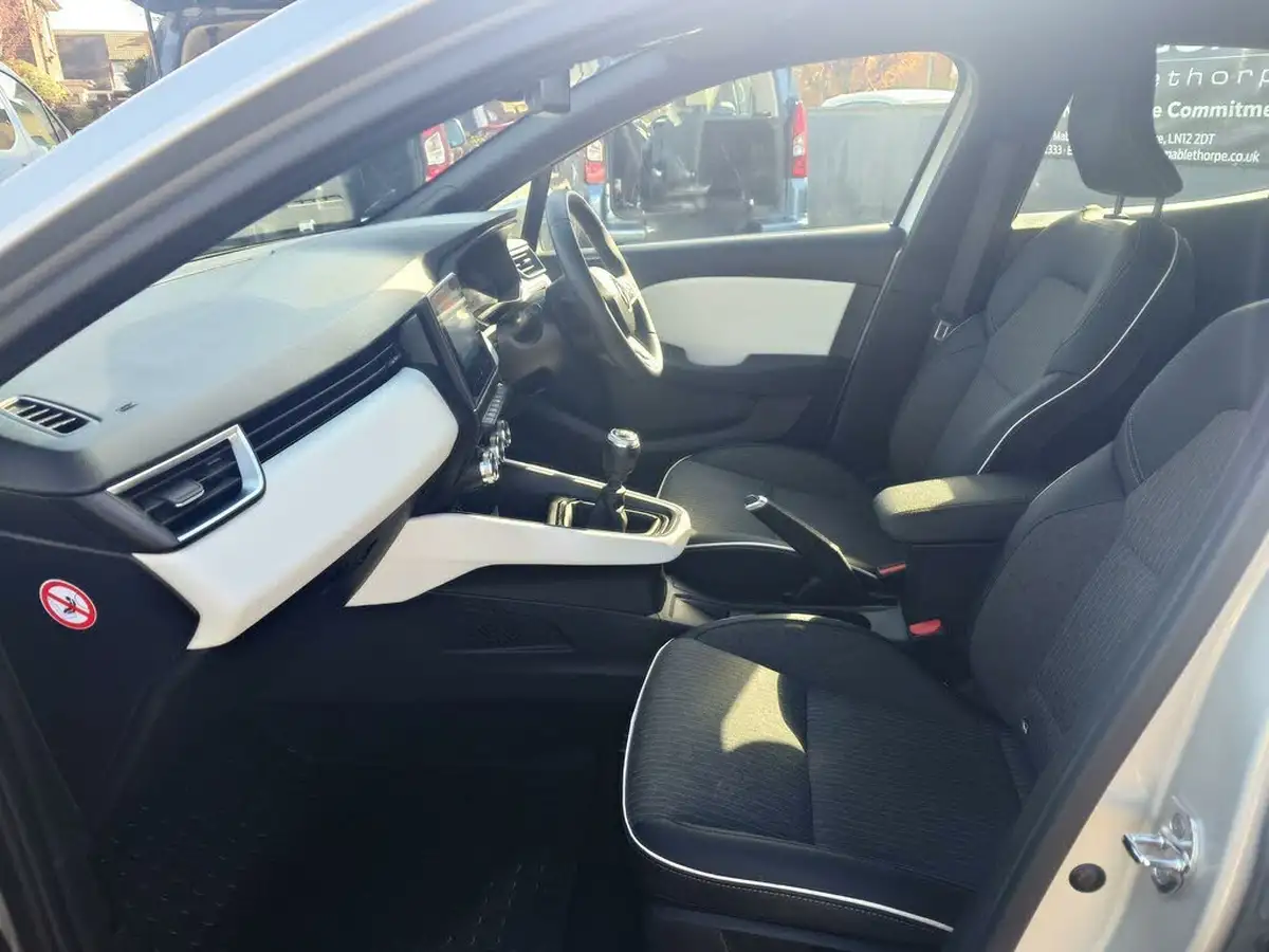 2022-renault-clio-10-tce-se-edition-big-13