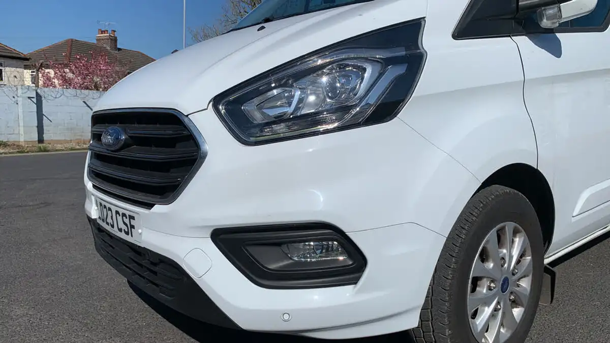 2023-ford-transit-custom-big-16