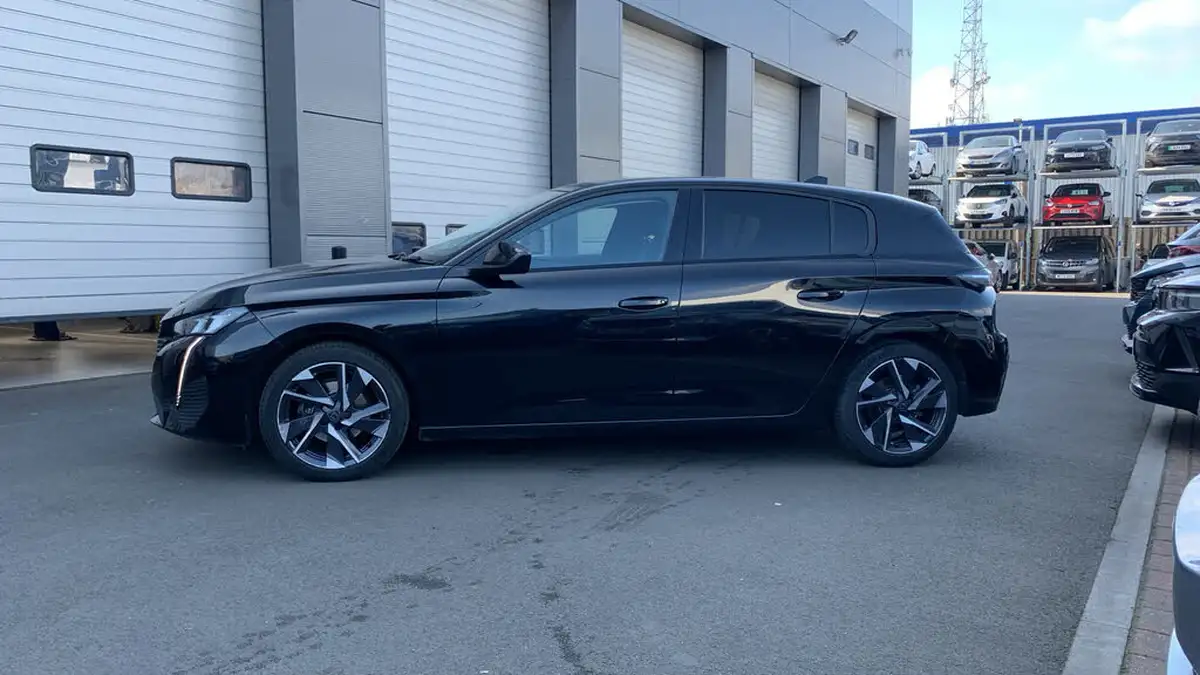 2022-peugeot-308-12-puretech-allure-premium-eat8-big-5