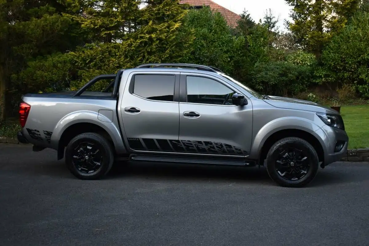2020-nissan-navara-23dci-tt-n-guard-8-navileathersunroof-auto-big-1