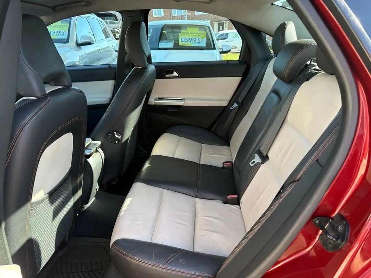 2011-volvo-s40-20td-d3-se-lux-148bhp-big-10