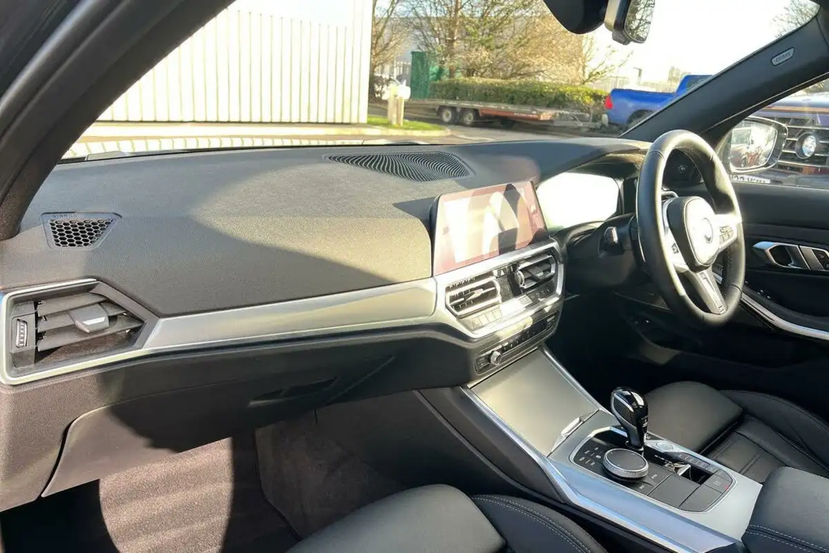 2021-bmw-3-series-20-330e-m-sport-touring-5d-big-26