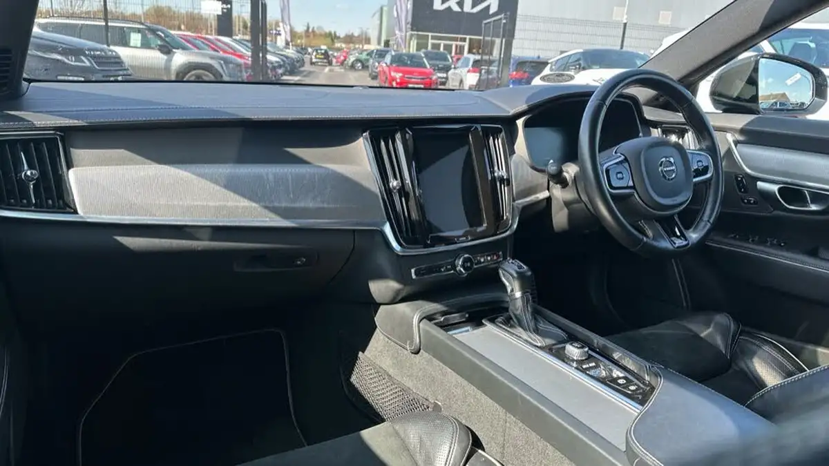 2019-volvo-v90-20td-d5-r-design-plus-big-3