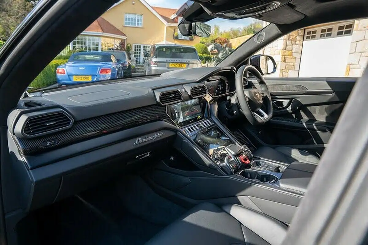 2021-lamborghini-urus-40-no-trim-big-50