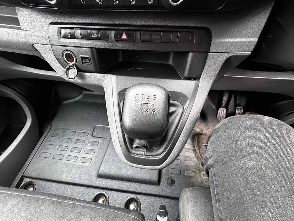 2022-vauxhall-vivaro-15td-2900-l2h1-dynamic-big-20