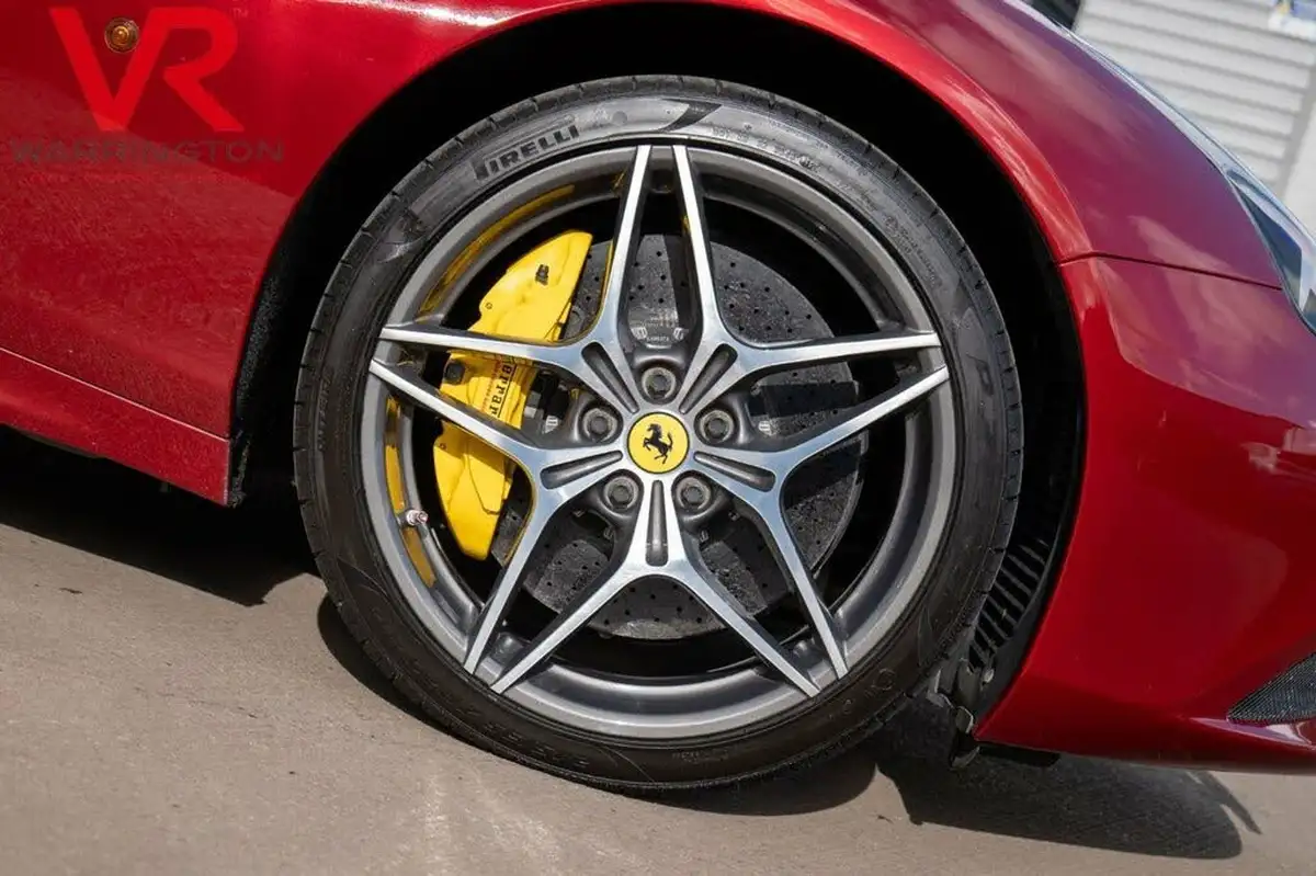 2014-ferrari-california-39-t-big-57