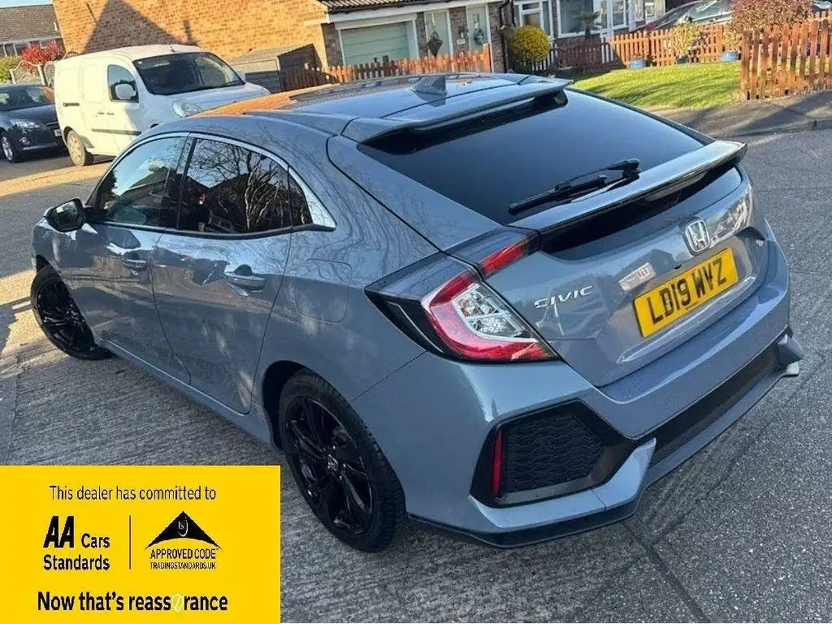 2019-honda-civic-16-i-dtec-ex-tech-packss-hatchback-5d-auto-big-2