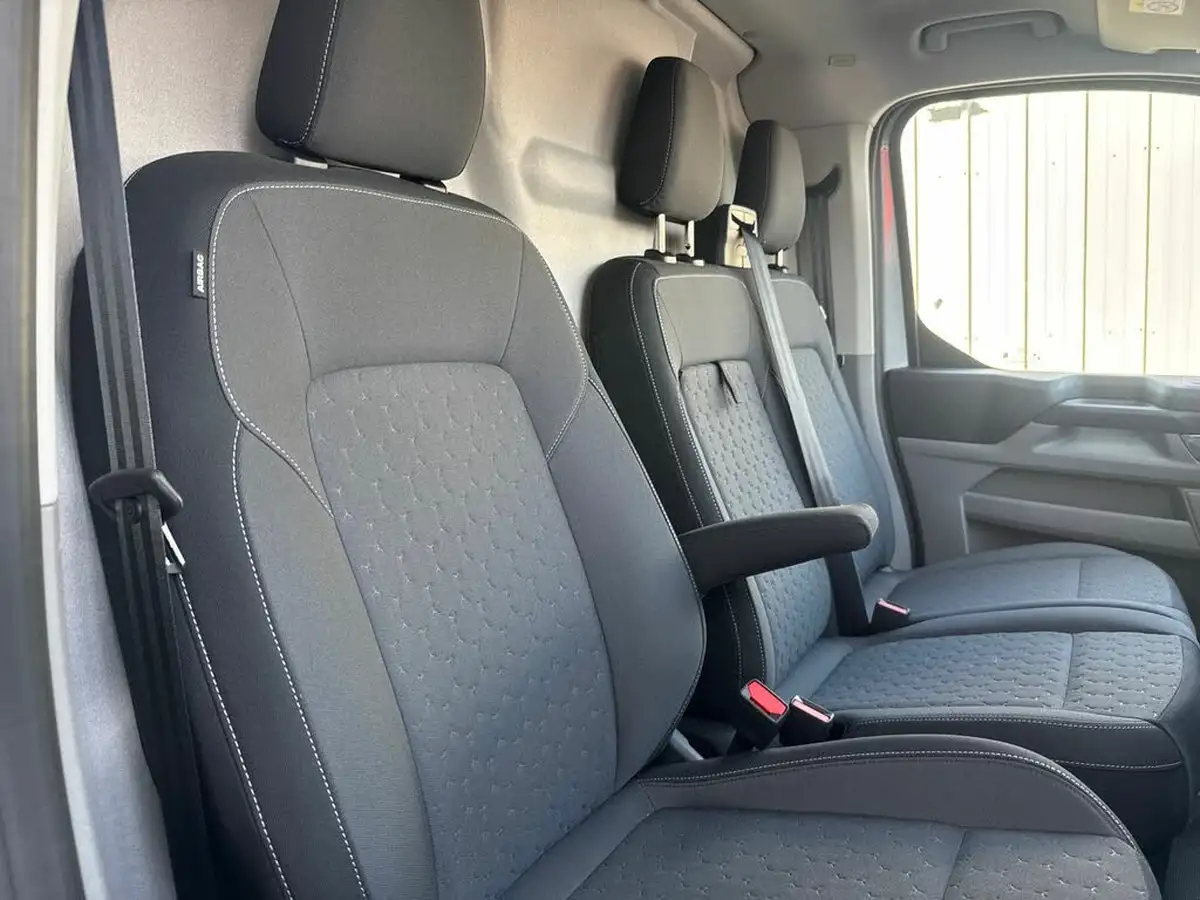 2024-ford-transit-custom-e-320-l1h1-limited-136ps-panel-van-big-14