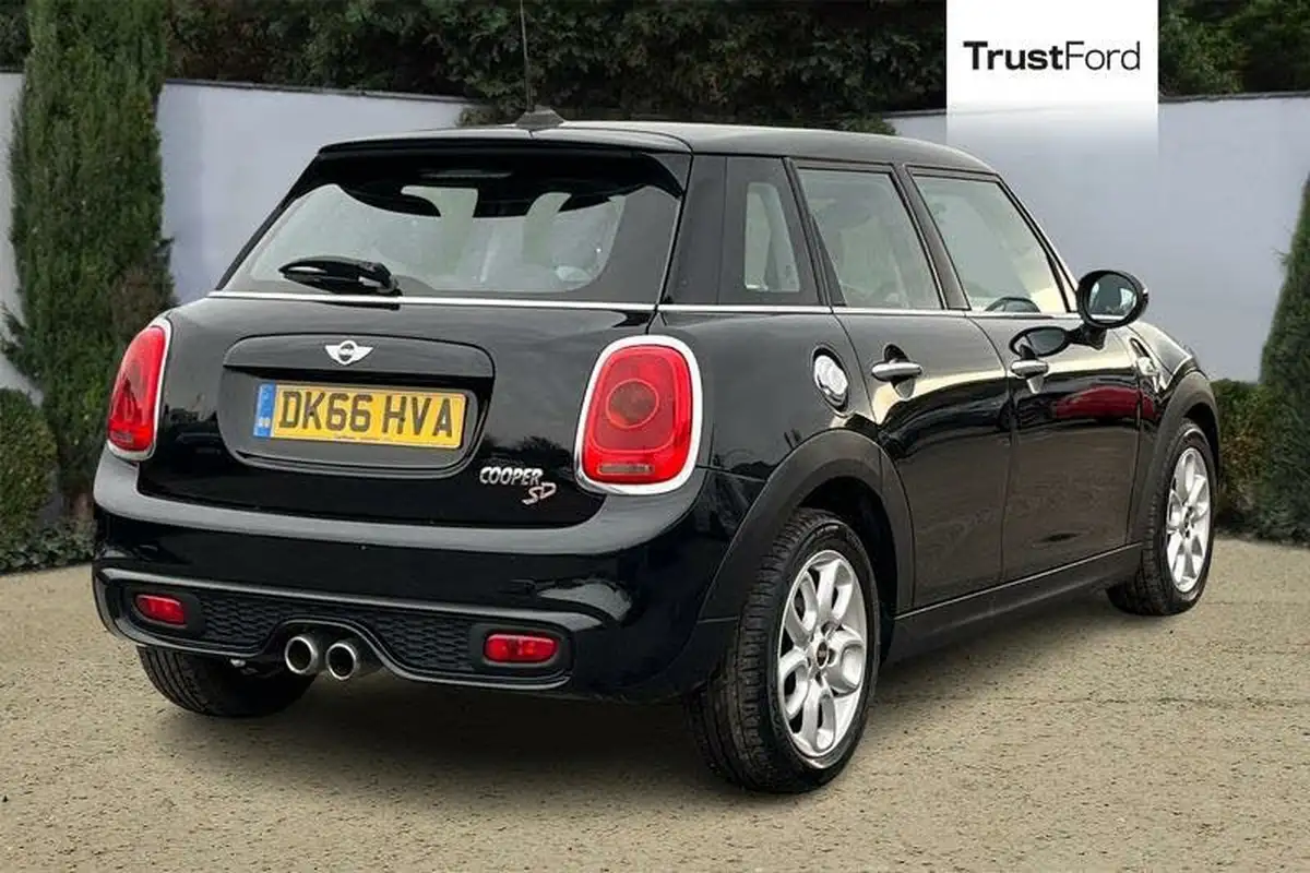 2016-mini-cooper-20td-cooper-sd-170bhp-ss-hatchback-5d-big-3