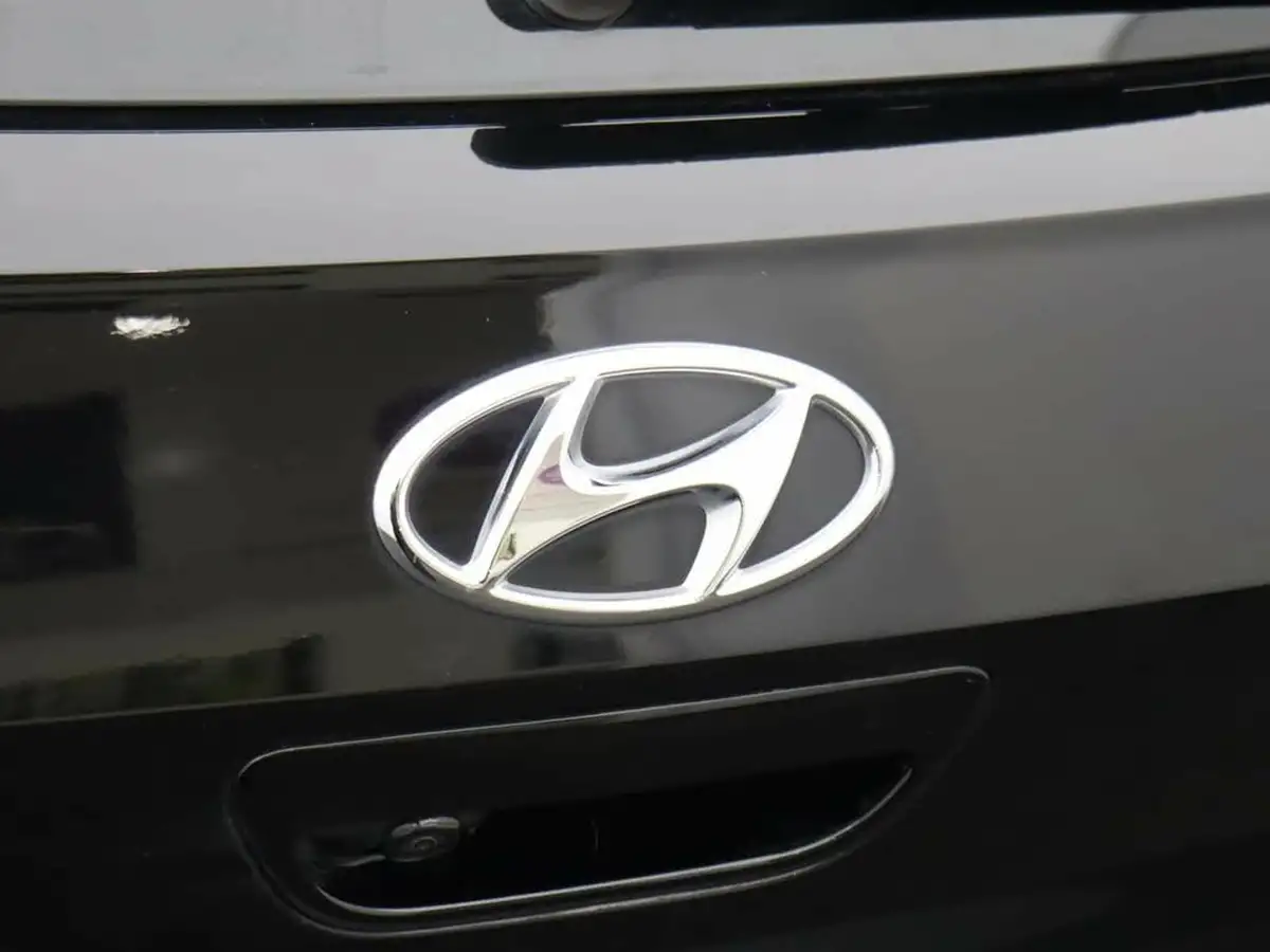 2022-hyundai-i10-12-se-connect-big-40