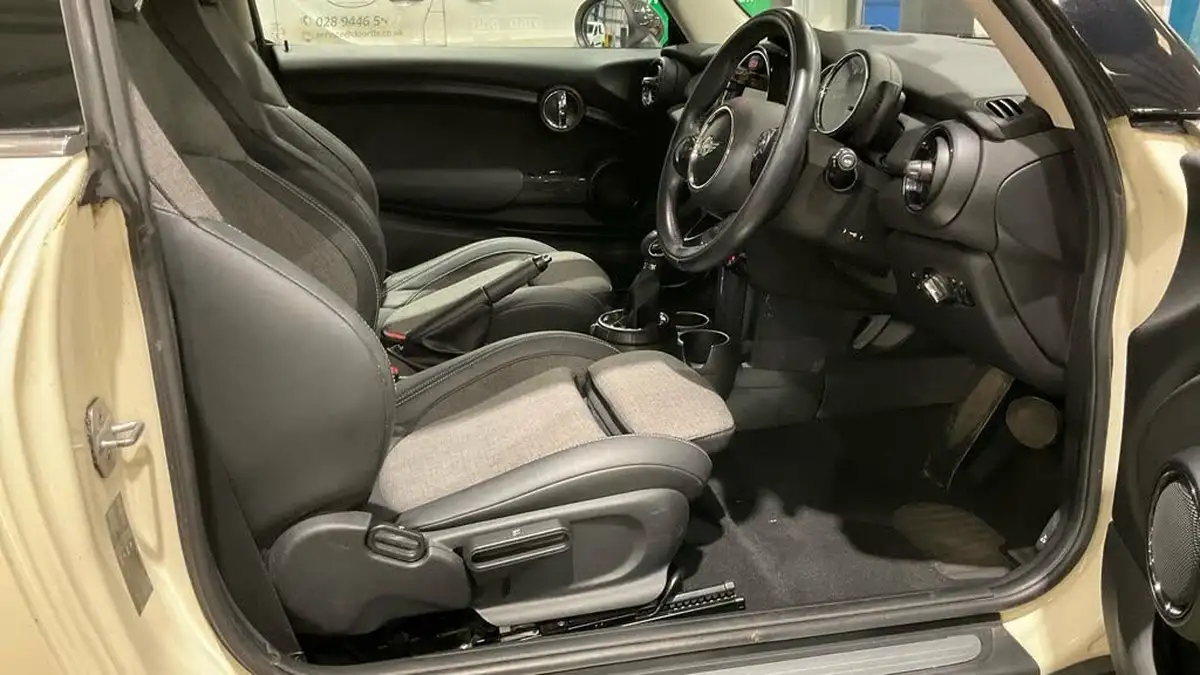 2015-mini-cooper-15-cooper-3d-auto-big-14