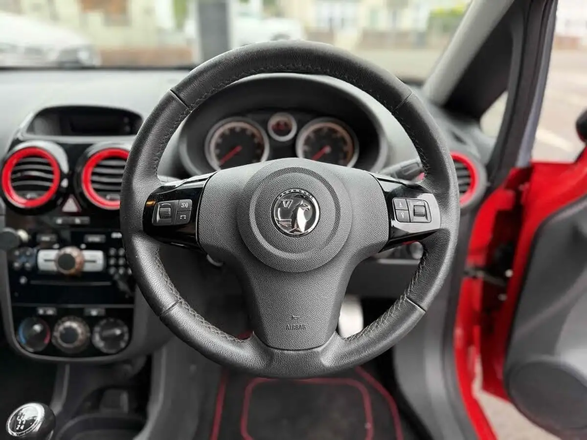 2013-vauxhall-corsa-12-3d-big-15