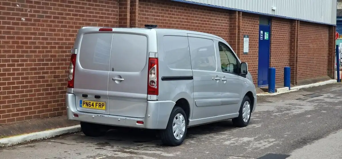 2014-citroen-dispatch-16td-enterprise-panel-big-5