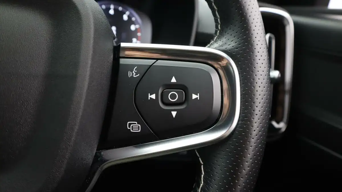 2021-volvo-xc40-15-t3-r-design-163bhp-geartronic-big-25