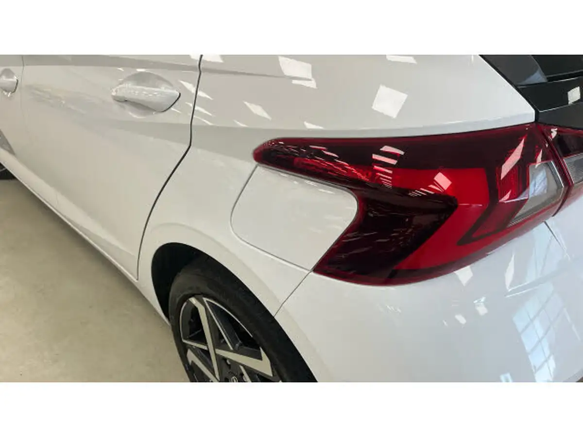 2024-hyundai-i20-10-t-gdi-premium-dct-big-20