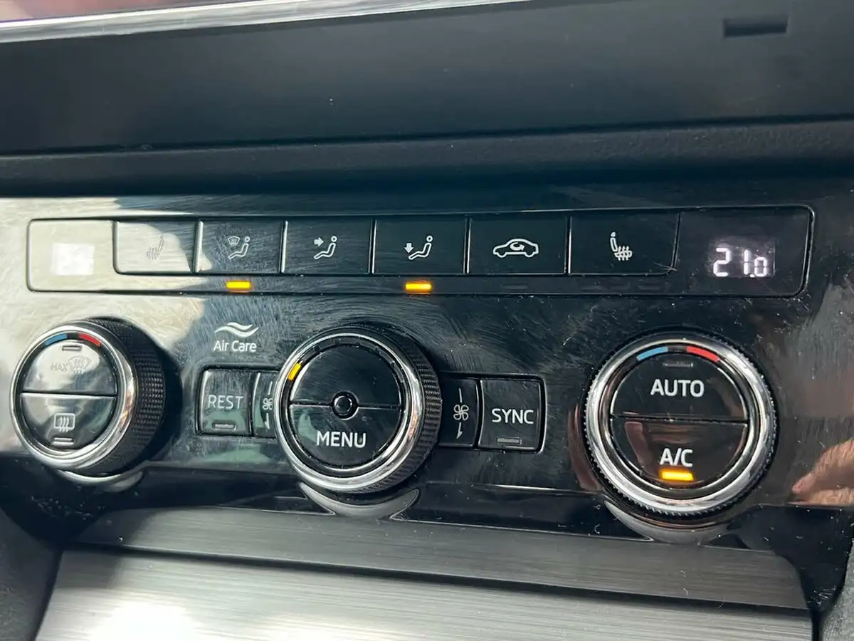 2021-skoda-superb-14-tsi-se-technology-156ps-estate-big-41