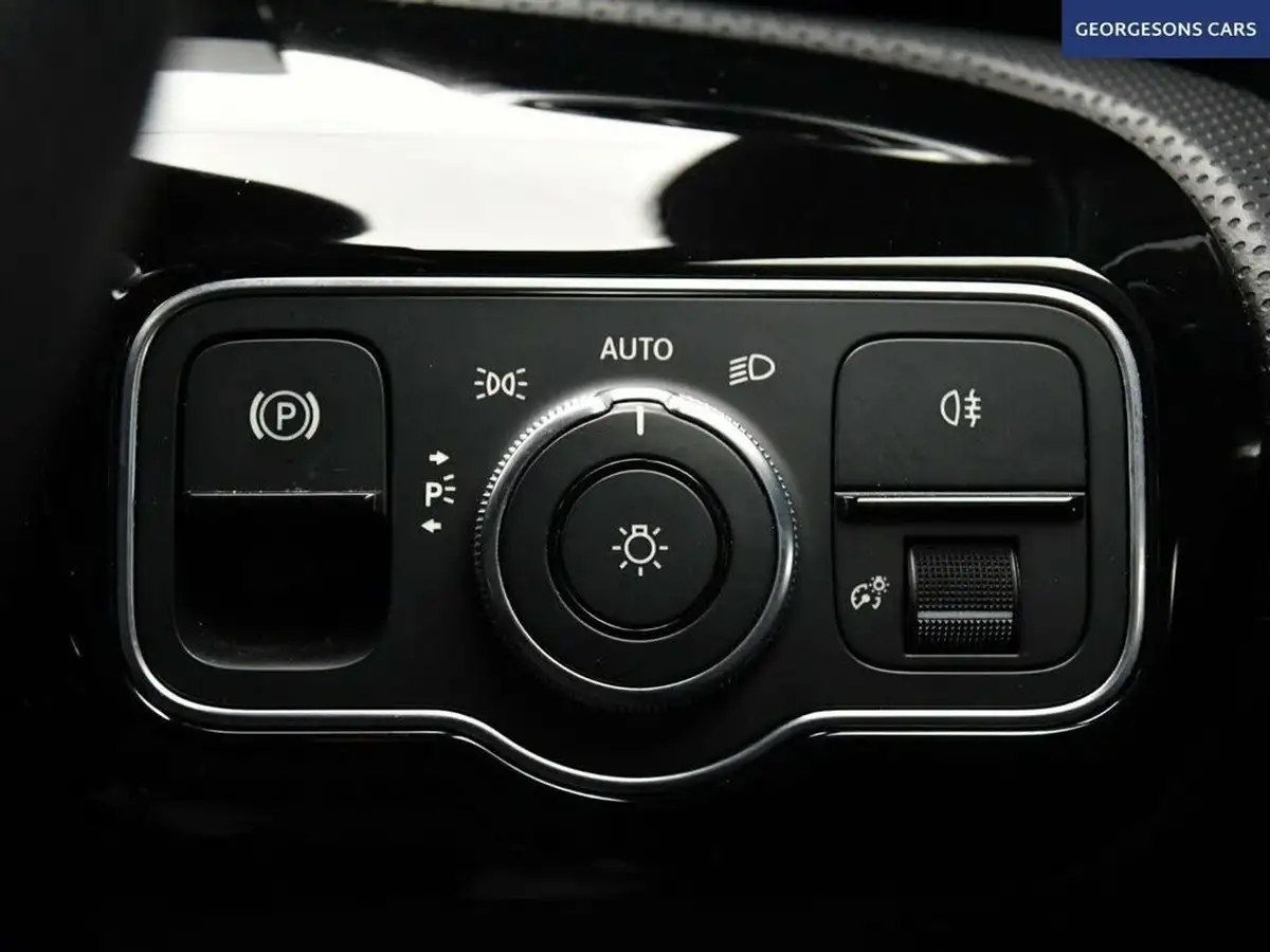 2020-mercedes-benz-a-class-20d-a200d-amg-line-hatchback-5d-big-46