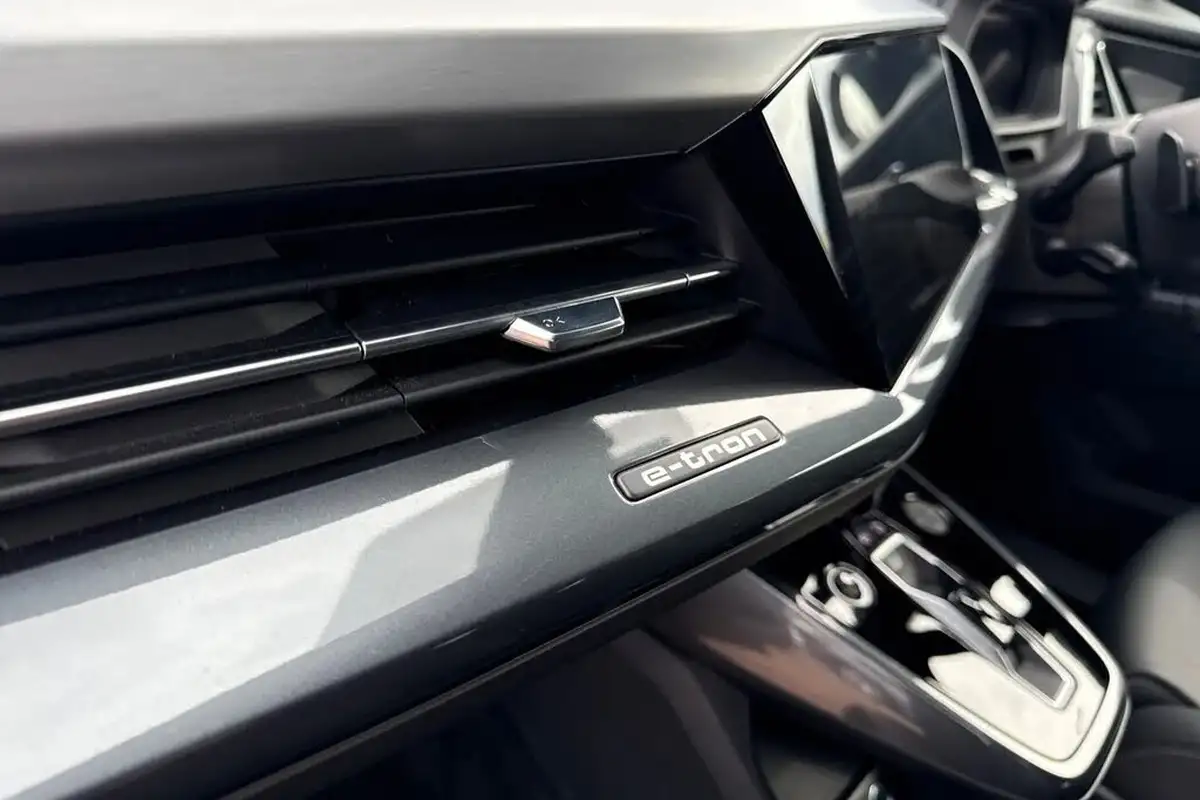 2024-audi-q4-e-tron-45e-black-edition-station-wagon-auto-big-32
