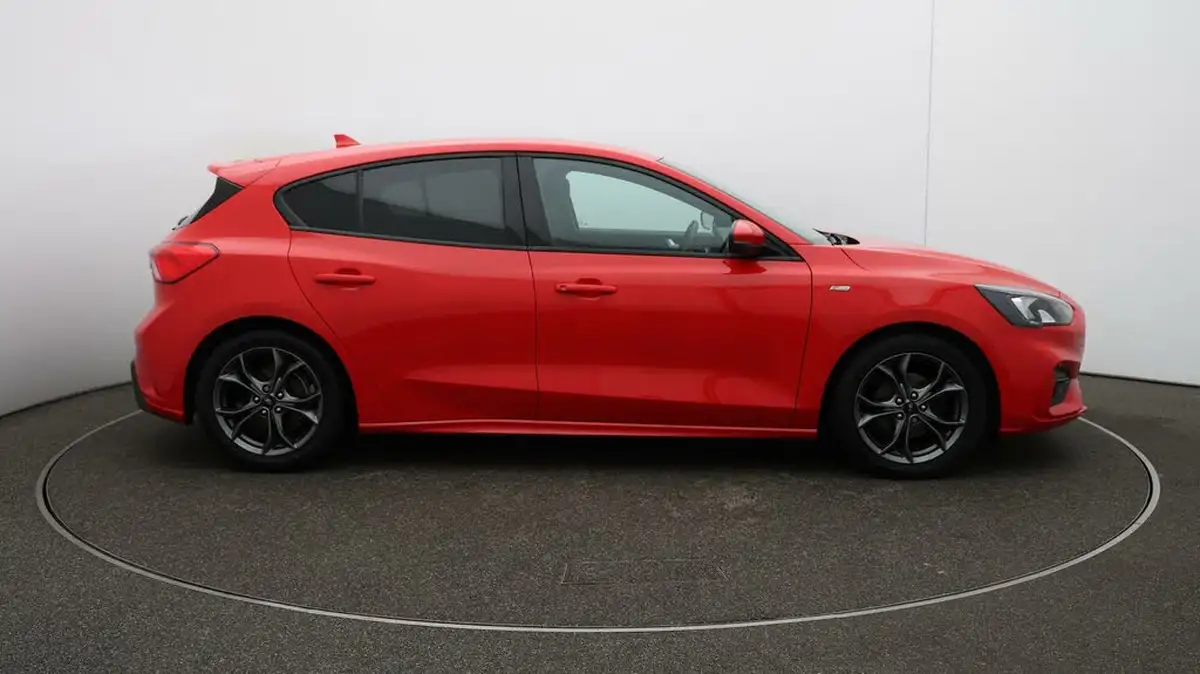 2019-ford-focus-10t-st-line-hatchback-big-39