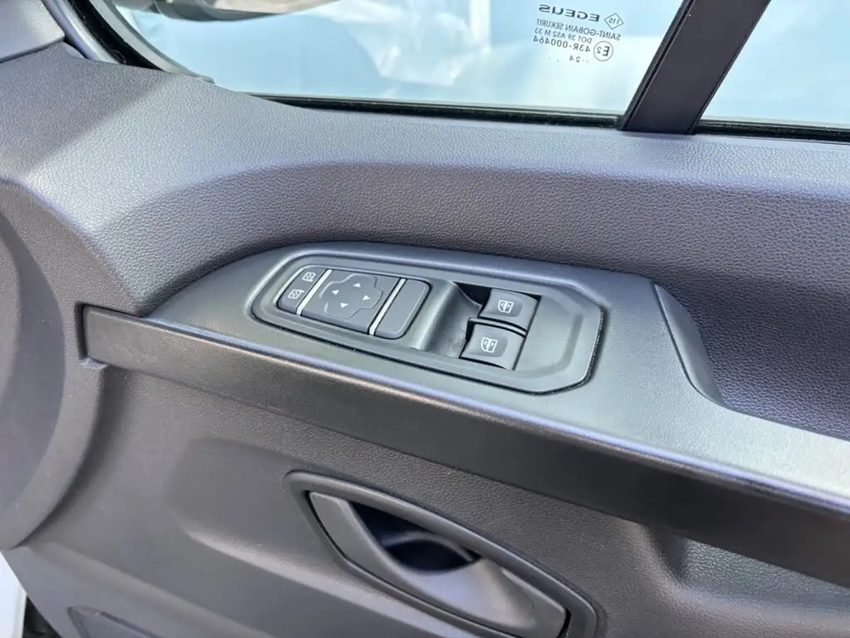 2024-renault-trafic-20dci-ll30-130-advance-panel-big-10