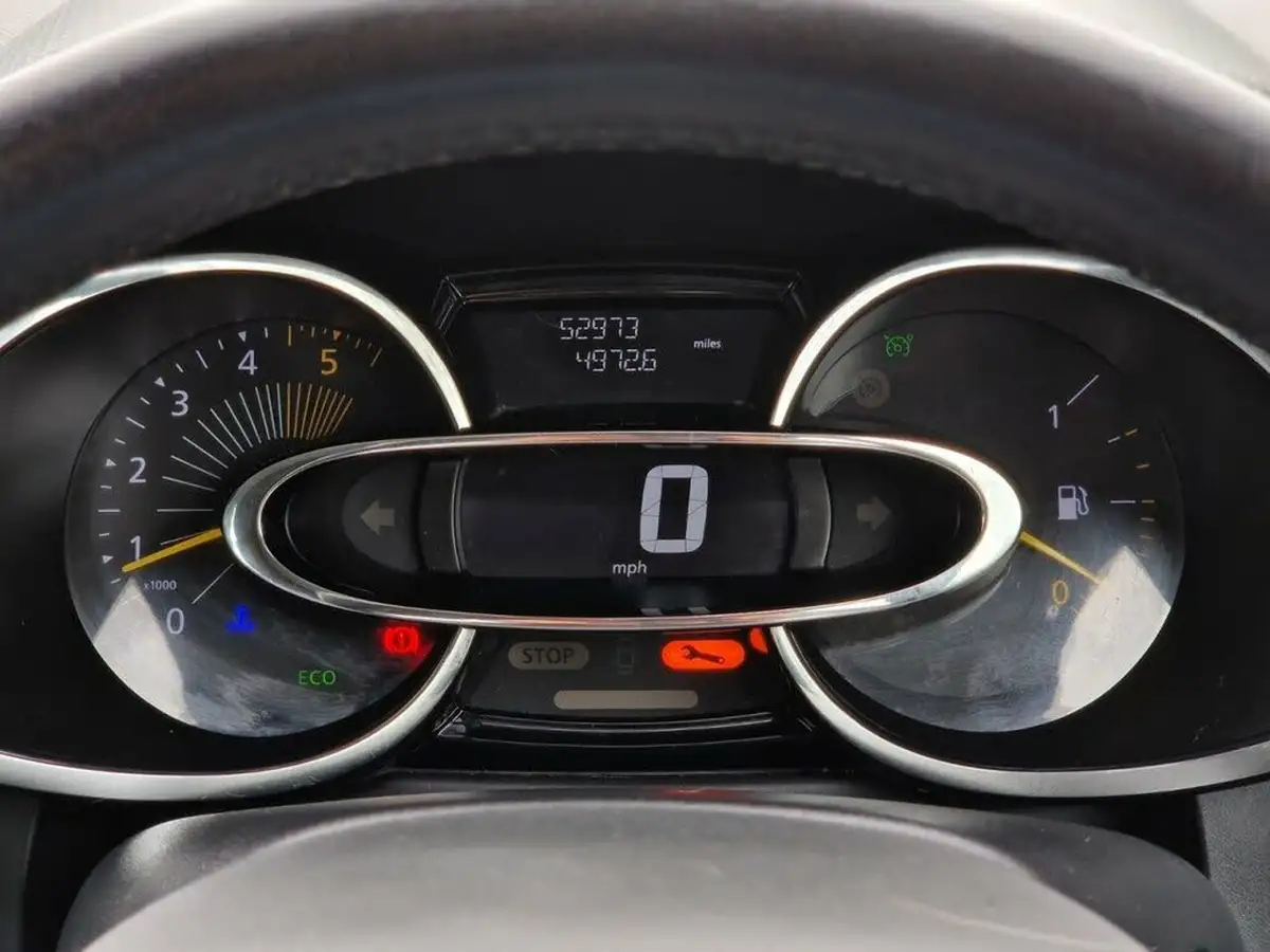 2014-renault-clio-15dci-dynamique-s-medianavss-big-11