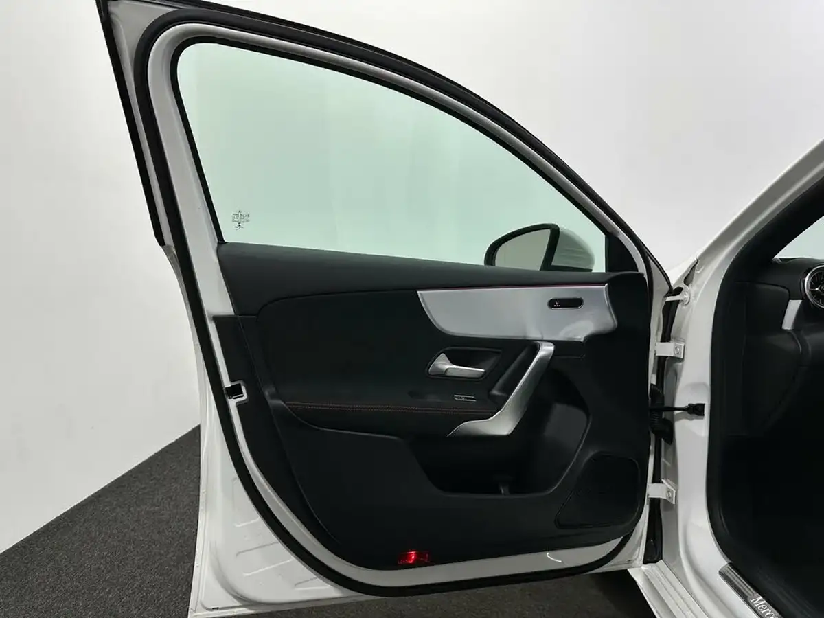 2021-mercedes-benz-a-class-13-a250e-amg-line-premium-hatchback-5d-big-34