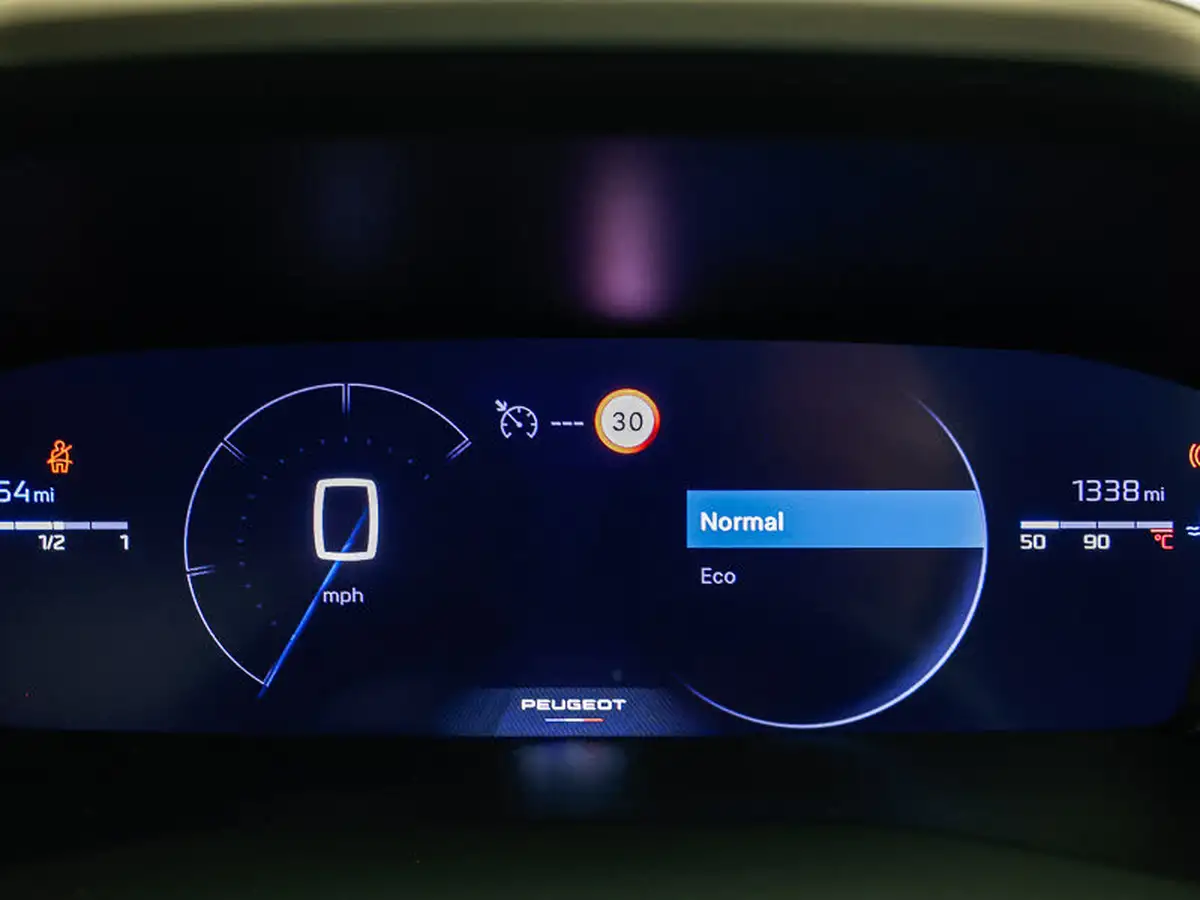2024-peugeot-2008-suv-12-puretech-allure-130ps-big-16