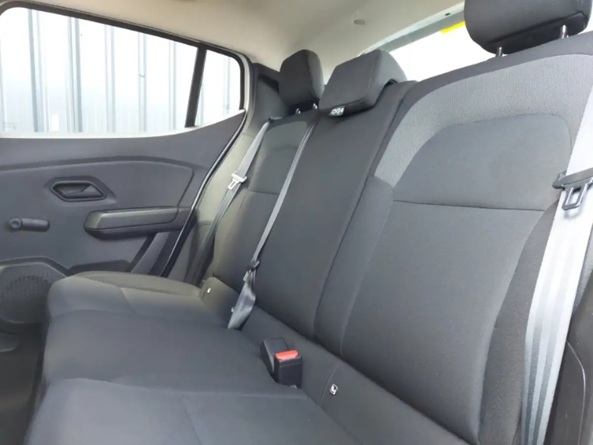 2021-dacia-sandero-10-sce-essential-big-5