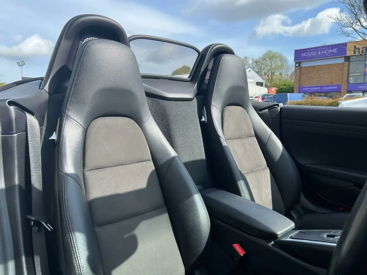 2022-porsche-boxster-718-20-boxster-pdk-big-10