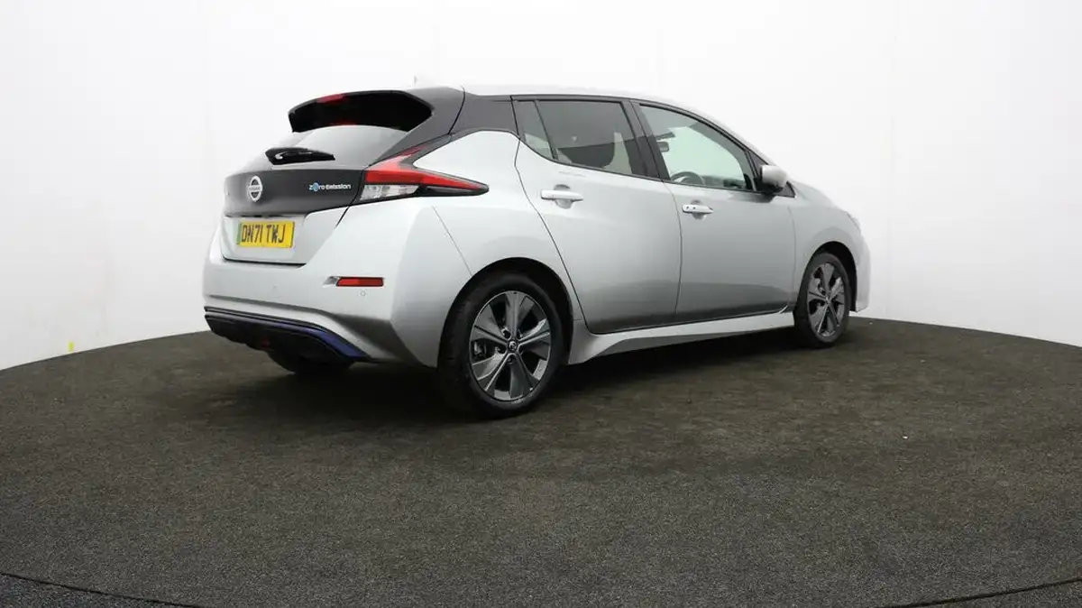 2021-nissan-leaf-e-tekna-big-6