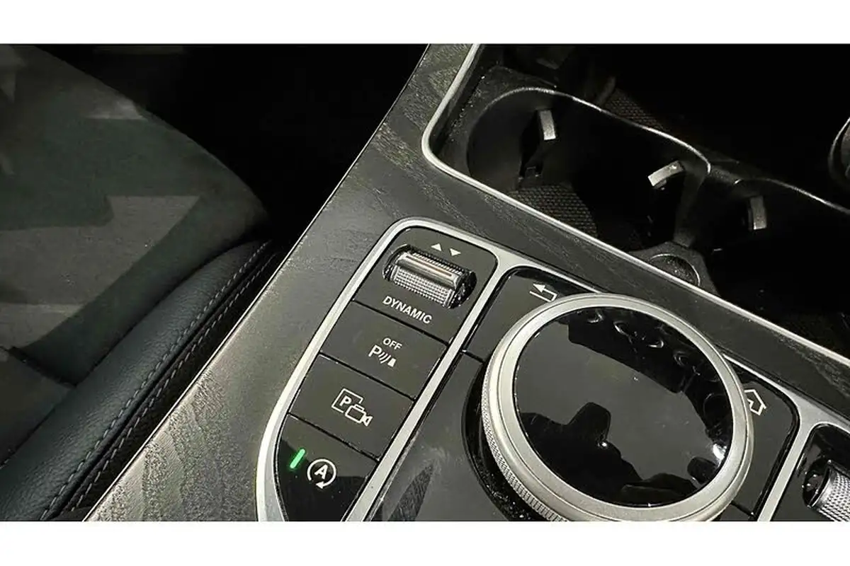 2018-mercedes-benz-c-class-15-c200-amg-line-ss-coupe-2d-big-39