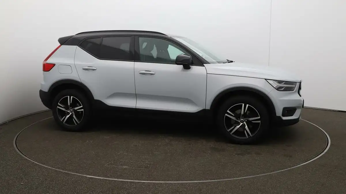 2020-volvo-xc40-20-b4-r-design-awd-big-38
