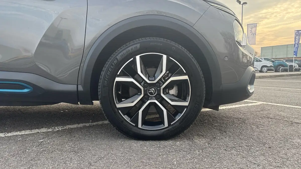 2022-citroen-c4-e-shine-plus-big-16
