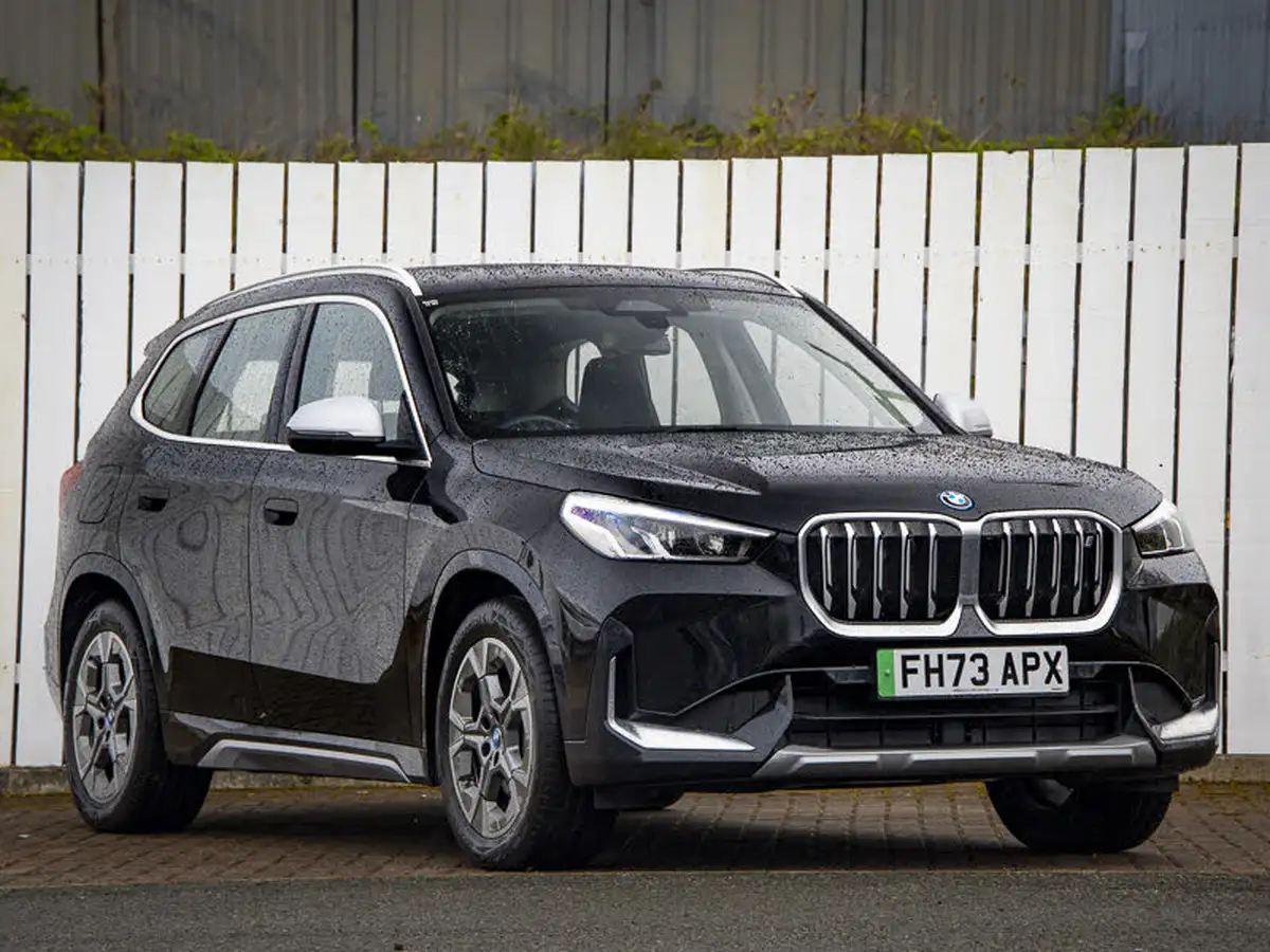 2023-bmw-ix1-e-xdrive30-xline-big-0