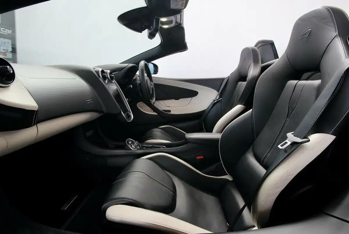 2019-mclaren-570s-38-spider-big-14