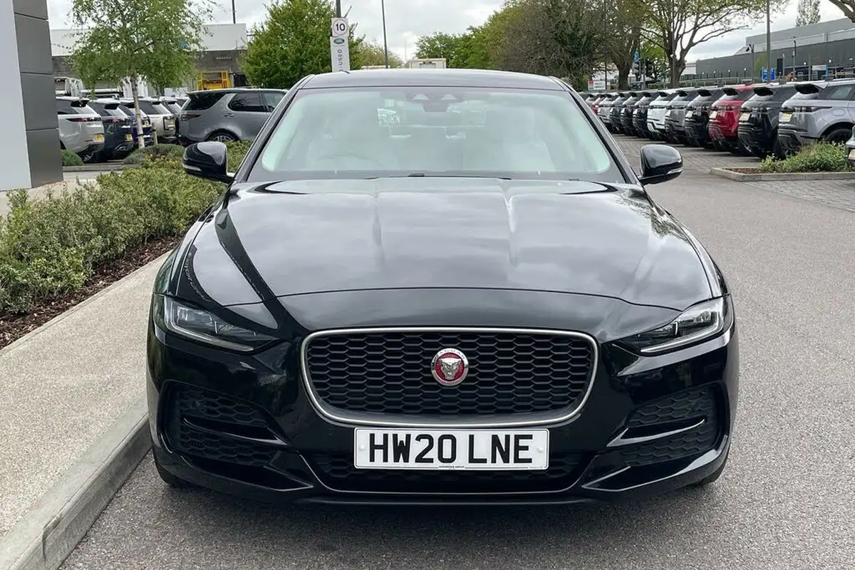 2020-jaguar-xe-20i-s-big-13